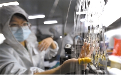 开辟发展新领域新赛道 光电子器件制造与销售的战略机遇与挑战